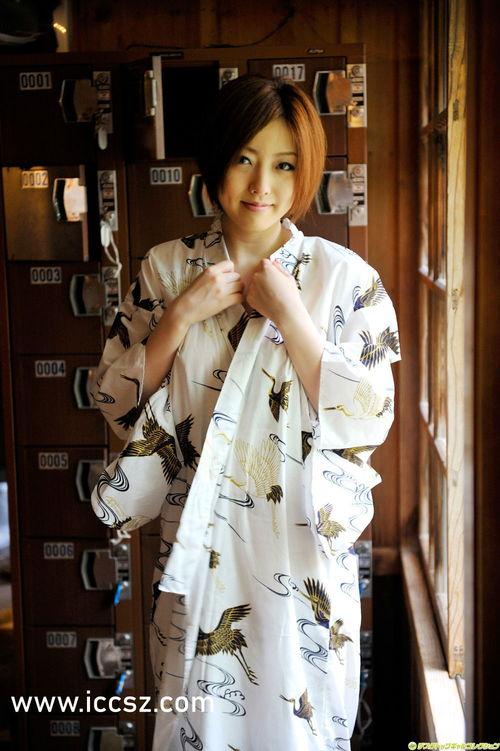 国产美女夜视频,光影交织下的美丽瞬间