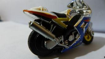 国产机车机甲模型大全视频,匠心独运，再现钢铁雄风